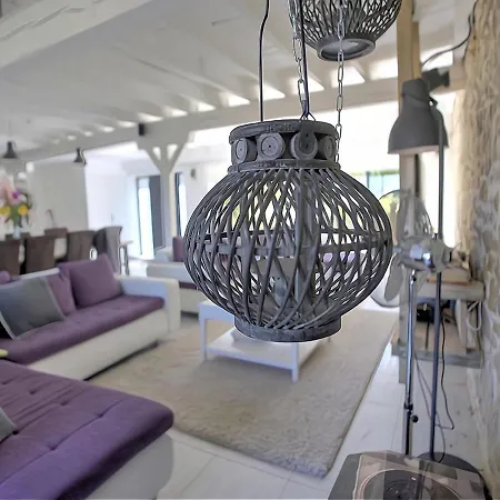 In France With Huge Private Garden Feriehus