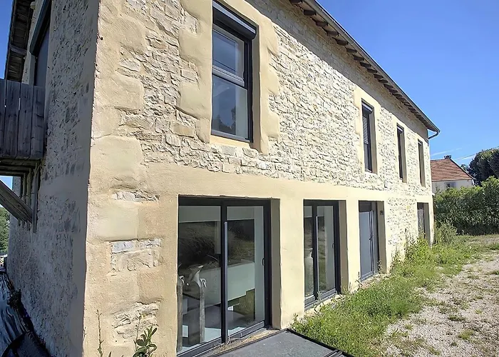 In France With Huge Private Garden Feriehus