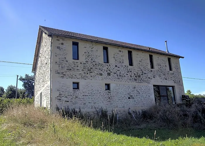 In France With Huge Private Garden Feriehus