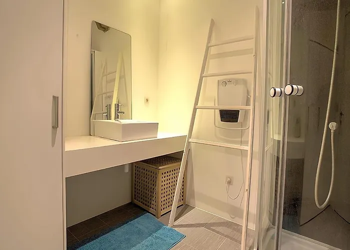 In France With Huge Private Garden Feriehus