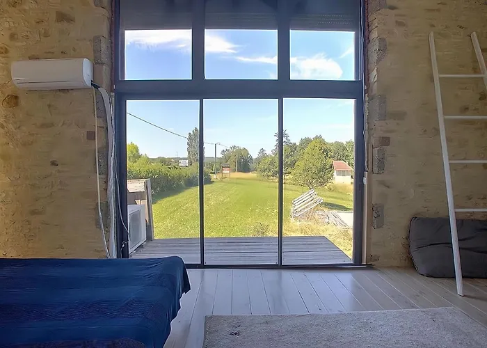 In France With Huge Private Garden Feriehus *