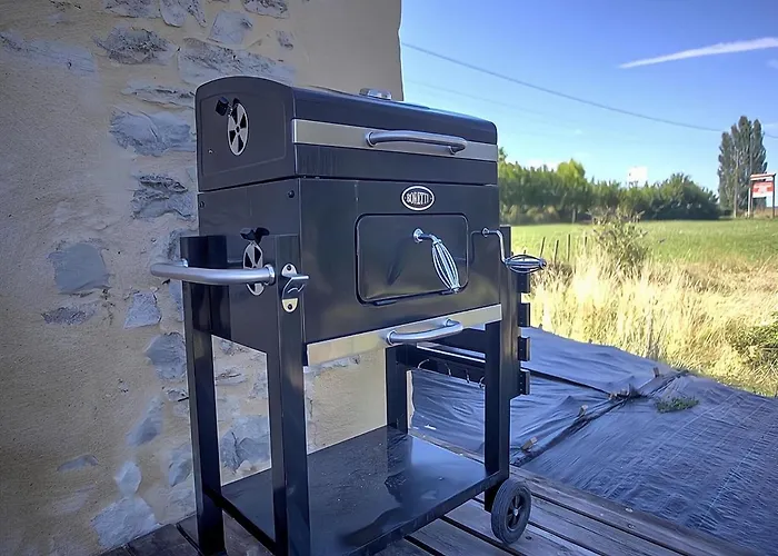 In France With Huge Private Garden 펜션 구르동-앙-케르시